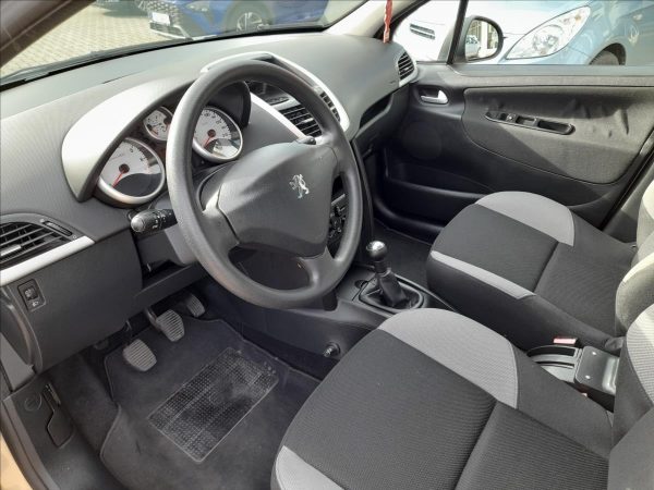 Peugeot - 207.jpg