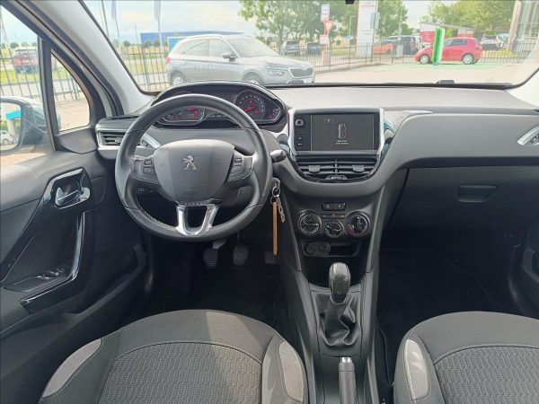 Peugeot - 208.jpg