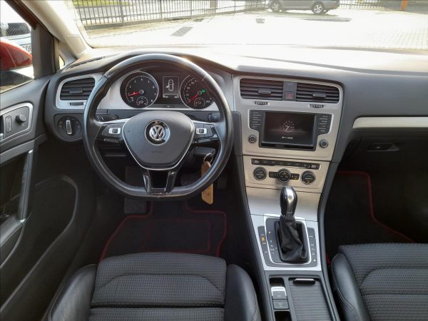 Volkswagen - Golf.jpg