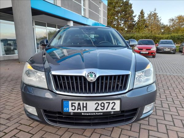 Škoda - Octavia.jpg