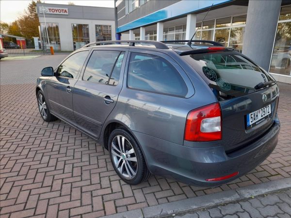 Škoda - Octavia.jpg