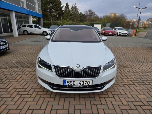 Škoda - Superb.jpg