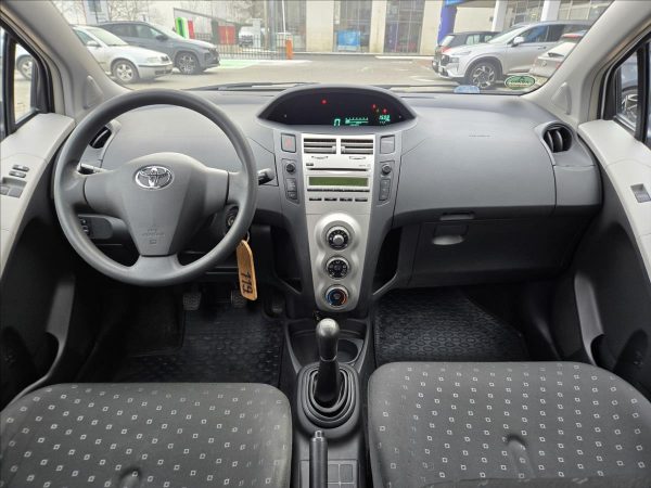 Toyota - Yaris.jpg