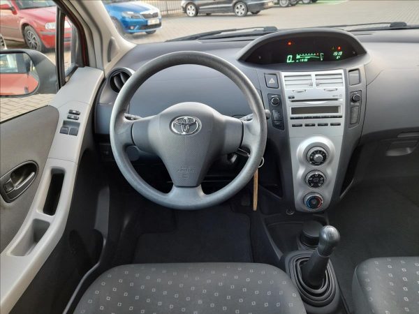 Toyota - Yaris.jpg